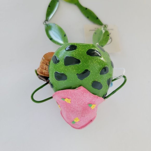 Pacific Rim Mrs. Frog Garden Décor - Picture 6 of 6